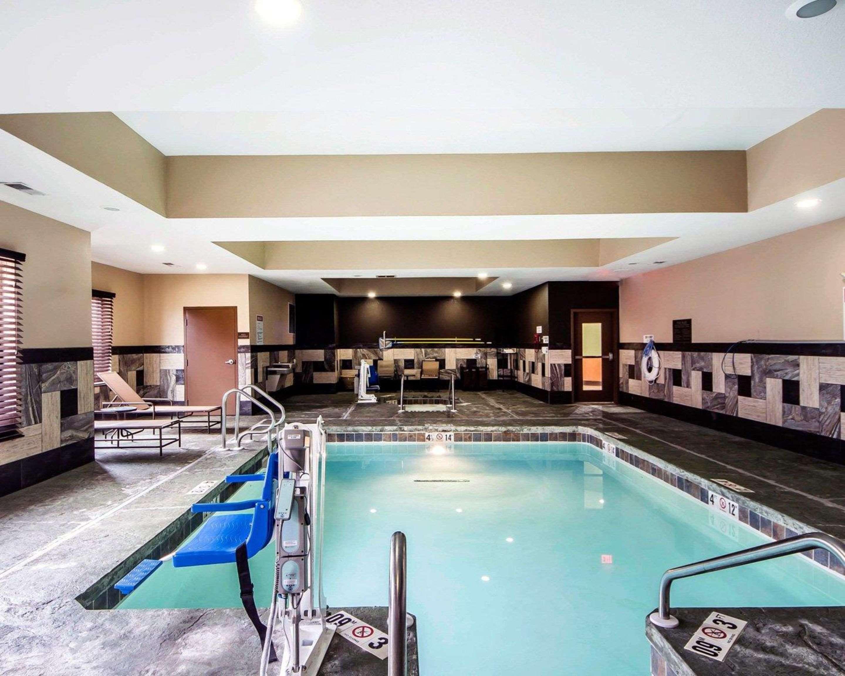 Comfort Inn & Suites Alva Buitenkant foto
